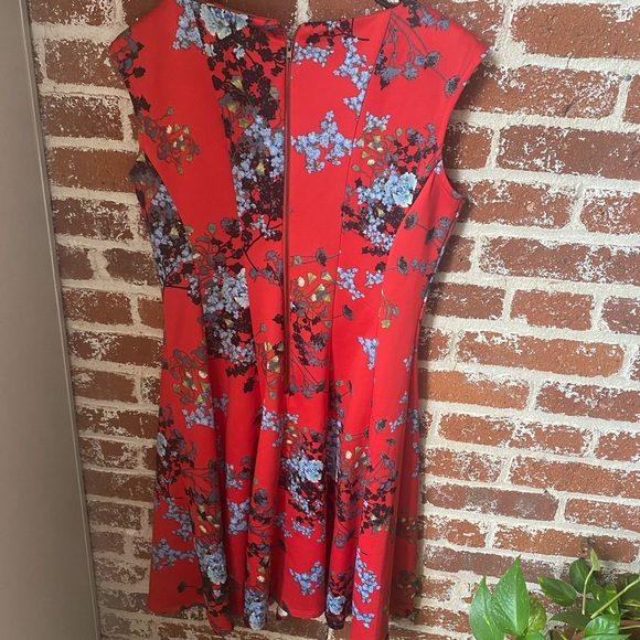Red floral midi dress - Picture 3 of 4